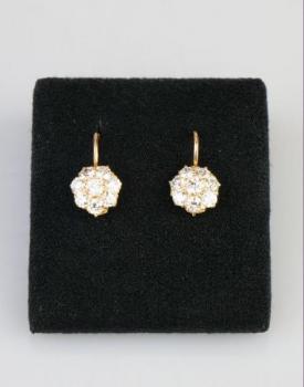 Goldene Ohrringe mit Diamanten - Gelbgold, Diamant - 1950